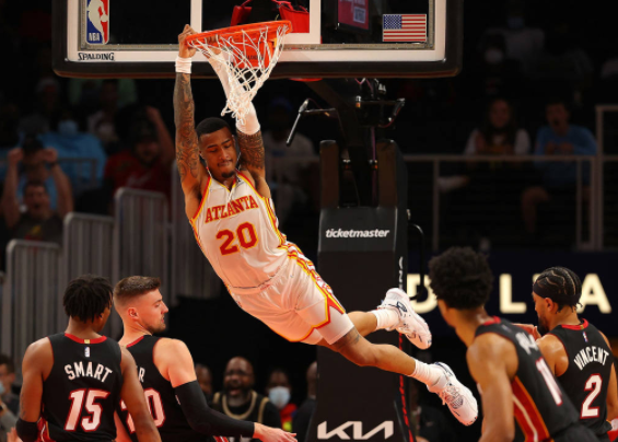 特雷-杨27+15助柯林斯13+11 老鹰127-92轻取热火 特雷-杨27+15助柯林斯13+11 老鹰127-92轻取热火