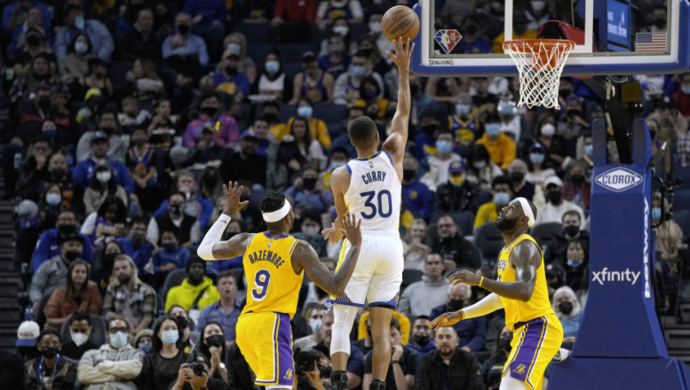 揭幕战前瞻:KD哈登欲复仇雄鹿 湖人三巨头围攻库里 揭幕战前瞻:KD哈登欲复仇雄鹿 湖人三巨头围攻库里