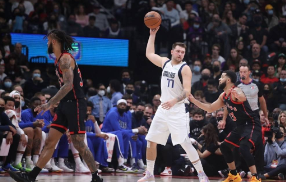 东契奇27分准三双哈达威7记三分 独行侠103-95逆转猛龙 东契奇27分准三双哈达威7记三分 独行侠103-95逆转猛龙