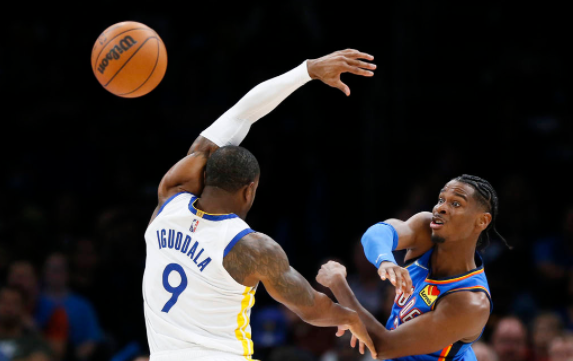 勇士106-98逆转雷霆迎四连胜 库里23分亚历山大空砍30分 勇士106-98逆转雷霆迎四连胜 库里23分亚历山大空砍30分