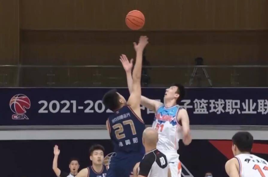 阿不都20+6西热13分飙血赛场 新疆5人上双以92-86力克同曦 阿不都20+6西热13分飙血赛场 新疆5人上双以92-86力克同曦