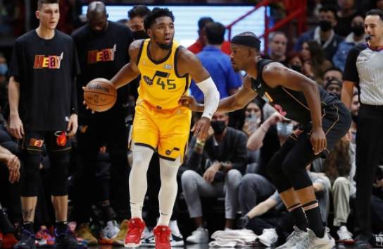 瑞三双米切尔37分 热火3人20+以118-115终结爵士3连胜 瑞三双米切尔37分 热火3人20+以118-115终结爵士3连胜