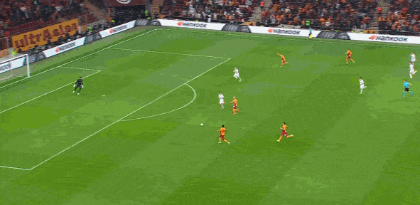 加拉塔萨雷老妖弧线球破门 加拉塔萨雷老妖弧线球破门