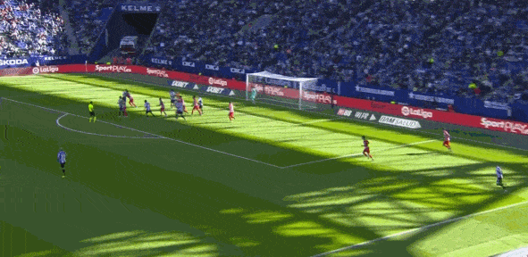 武磊队友凌空世界波 武磊队友凌空世界波