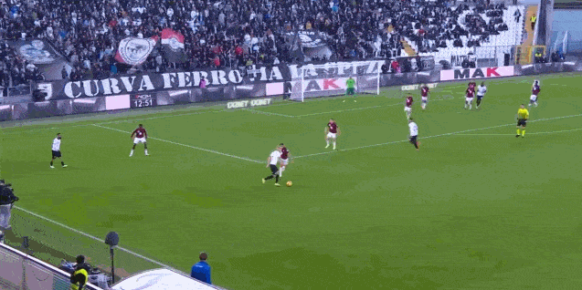 斯佩齐亚后腰重炮轰门 斯佩齐亚后腰重炮轰门