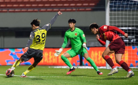 中超-广州2-0击败河北夺2连胜 U23两将凌杰谭凯元破门 中超-广州2-0击败河北夺2连胜 U23两将凌杰谭凯元破门