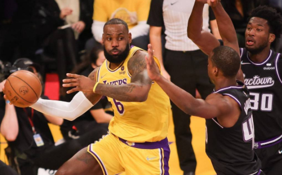 湖人122-114擒国王收获三连胜 詹皇31分魔兽14+14成奇兵 湖人122-114擒国王收获三连胜 詹皇31分魔兽14+14成奇兵