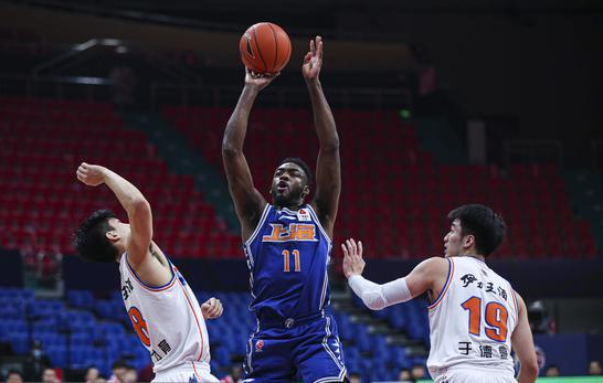 富兰克林30分阿不都15+5 上海121-96大胜新疆 富兰克林30分阿不都15+5 上海121-96大胜新疆