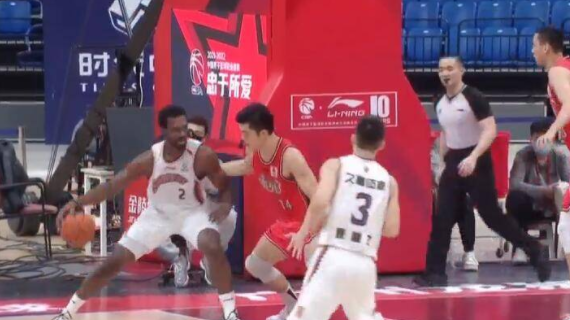 上海6人上双103-84轻取广州获5连胜 王哲林16+9冯莱12+15 上海6人上双103-84轻取广州获5连胜 王哲林16+9冯莱12+15