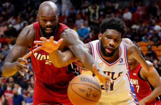 恩比德32+12巴特勒8分 76人109-98逆转终结热火4连胜 恩比德32+12巴特勒8分 76人109-98逆转终结热火4连胜