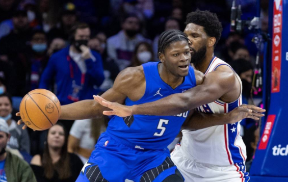 魔术110-123负76人3连败 大帝50+12比肩艾弗森 班巴32分 魔术110-123负76人3连败 大帝50+12比肩艾弗森 班巴32分