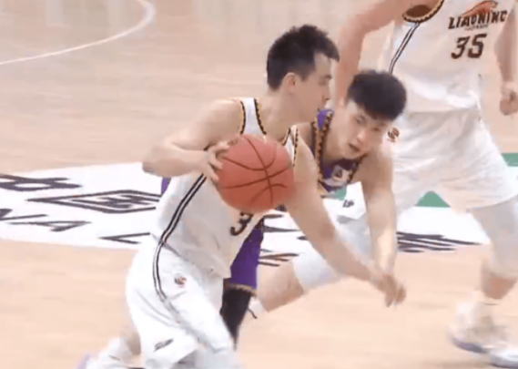 辽宁85-80力克北控避免连败 郭艾伦16+5+5赵继伟命中关键球 辽宁85-80力克北控避免连败 郭艾伦16+5+5赵继伟命中关键球