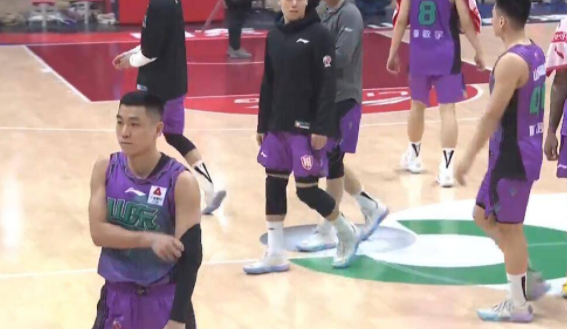 山东97-94险胜广厦避免连败 哈德森25+7冯欣错失绝平3分 山东97-94险胜广厦避免连败 哈德森25+7冯欣错失绝平3分