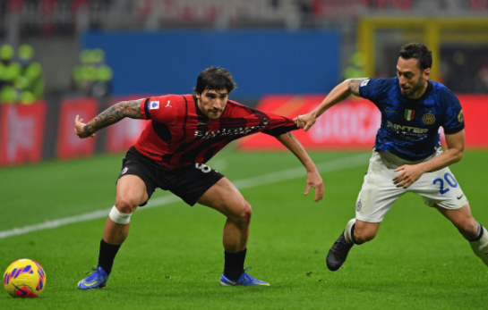 意甲-米兰德比前瞻:6分战红黑军输不起 恰球王再战旧主 意甲-米兰德比前瞻:6分战红黑军输不起 恰球王再战旧主