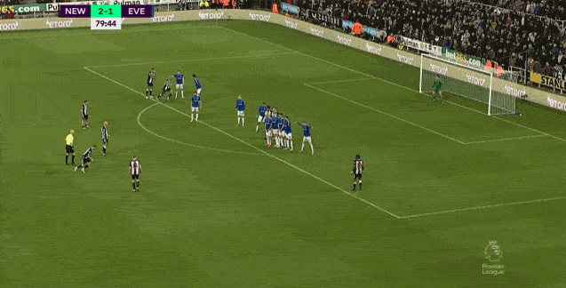 纽卡斯尔飞翼任意球破门 纽卡斯尔飞翼任意球破门