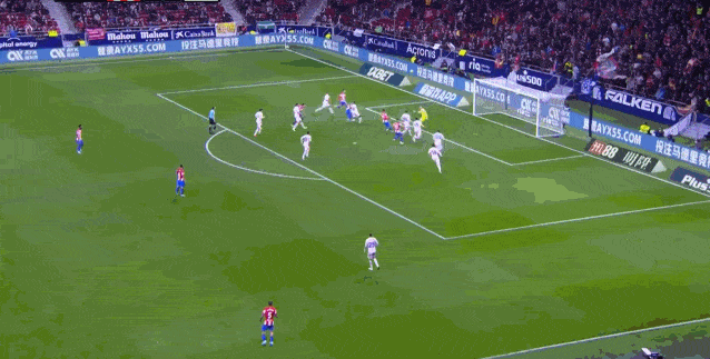 马竞铁卫凌空侧勾破门 马竞铁卫凌空侧勾破门