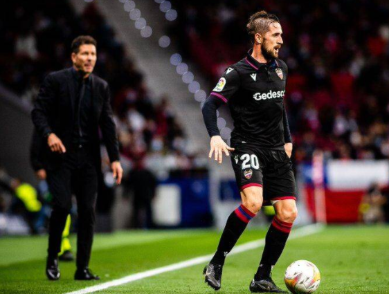 西甲-马竞0-1爆冷不敌副班长 科雷亚补时倒钩破门被吹 西甲-马竞0-1爆冷不敌副班长 科雷亚补时倒钩破门被吹