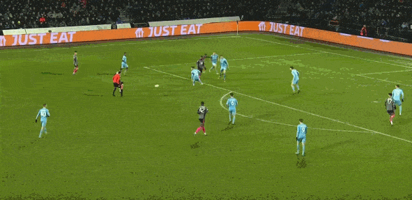 莱斯特城真核弧线球破门 莱斯特城真核弧线球破门