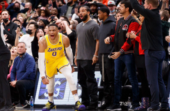 19日NBA纪录:威少今年首度三双 湖人临时工生涯之夜 19日NBA纪录:威少今年首度三双 湖人临时工生涯之夜