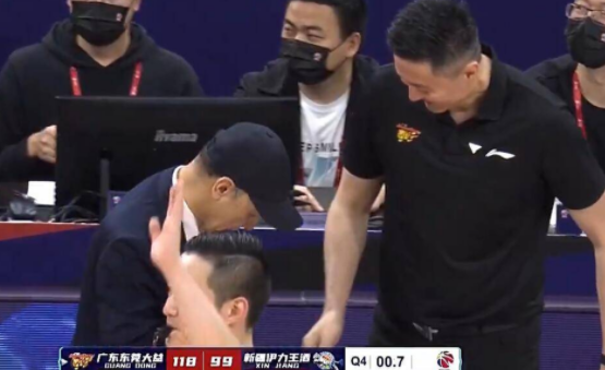 易建联13+9胡明轩14+5 新疆99-118负广东无缘季后赛 易建联13+9胡明轩14+5 新疆99-118负广东无缘季后赛