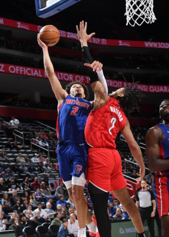 状元25+7温斯洛10+9+3 开拓者6人上双119-115战胜活塞 状元25+7温斯洛10+9+3 开拓者6人上双119-115战胜活塞