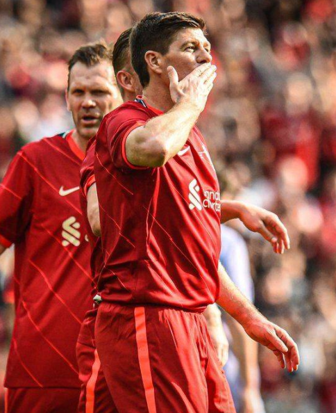 传奇赛-巴萨2-1逆转战胜利物浦 杰拉德里瓦尔多破门 传奇赛-巴萨2-1逆转战胜利物浦 杰拉德里瓦尔多破门