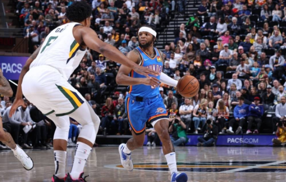 戈贝尔取20+10博扬27分 米切尔缺阵爵士137-101大胜雷霆 戈贝尔取20+10博扬27分 米切尔缺阵爵士137-101大胜雷霆