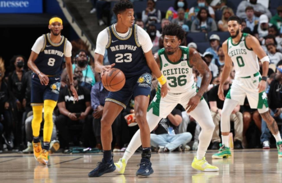 塔图姆31+9杰伦布朗两双 绿军139-110胜灰熊锁定东部第2 塔图姆31+9杰伦布朗两双 绿军139-110胜灰熊锁定东部第2