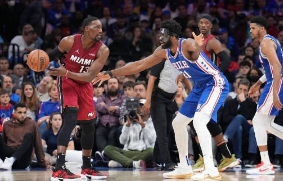 恩比德复出18+11哈登17+8+6 76人99-79轻取热火总分1-2 恩比德复出18+11哈登17+8+6 76人99-79轻取热火总分1-2