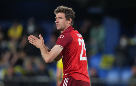 德甲-拜仁2-2斯图加特 穆勒建功+中框格纳布里破门 德甲-拜仁2-2斯图加特 穆勒建功+中框格纳布里破门