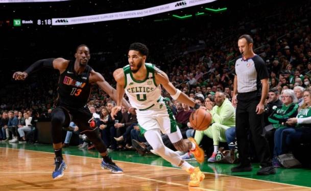NBA东决前瞻:热火vs凯尔特人防守大战 塔图姆降服字母又遇JB NBA东决前瞻:热火vs凯尔特人防守大战 塔图姆降服字母又遇JB