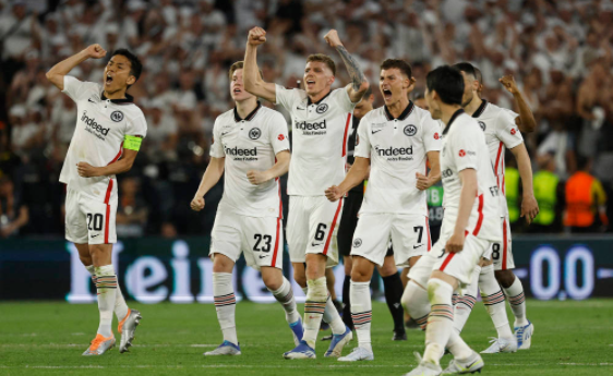 欧联杯-法兰克福点球大胜6-5击败流浪者夺冠 拉姆塞失点特拉普献扑救 欧联杯-法兰克福点球大胜6-5击败流浪者夺冠 拉姆塞失点特拉普献扑救