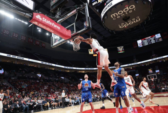 夏普砍27分布朗遭驱逐 开拓者8人上双138-85大胜马卡比 夏普砍27分布朗遭驱逐 开拓者8人上双138-85大胜马卡比