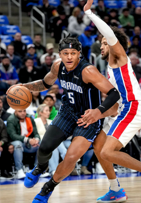 状元首秀27+9+5康宁汉姆两双 活塞113-109险胜魔术取得开门红 状元首秀27+9+5康宁汉姆两双 活塞113-109险胜魔术取得开门红