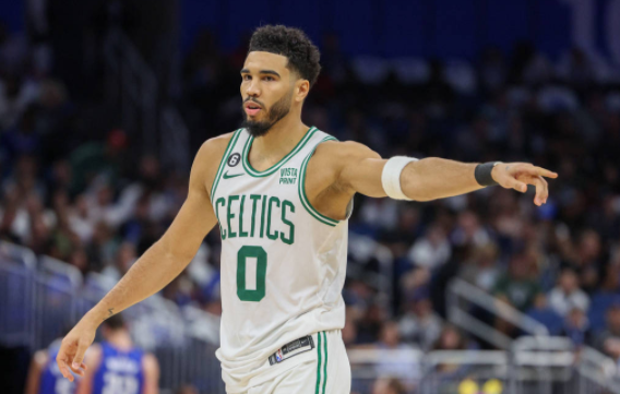 塔图姆狂轰40+8怀特27分 绿军客场126-120击退魔术迎3连胜 塔图姆狂轰40+8怀特27分 绿军客场126-120击退魔术迎3连胜