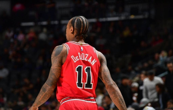 NBA-马刺主场129-124胜公牛 珀尔特尔21+13德罗赞空砍33分 NBA-马刺主场129-124胜公牛 珀尔特尔21+13德罗赞空砍33分