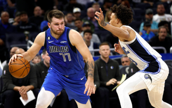 NBA-丁威迪29+5东契奇24+6 魔术94-87终结独行侠4连胜 NBA-丁威迪29+5东契奇24+6 魔术94-87终结独行侠4连胜