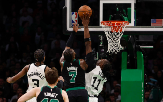 NBA-绿军121-109胜森林狼止3连败 塔图姆30+8+5布朗砍36分 NBA-绿军121-109胜森林狼止3连败 塔图姆30+8+5布朗砍36分