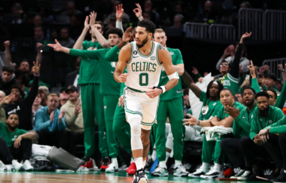 塔图姆38+8布朗砍39分 双探花齐发威绿军126-102轻取火箭 塔图姆38+8布朗砍39分 双探花齐发威绿军126-102轻取火箭