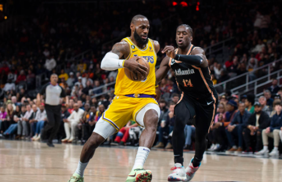 詹姆斯生日夜狂砍47+10+9 威少准三双湖人130-121逆转老鹰 詹姆斯生日夜狂砍47+10+9 威少准三双湖人130-121逆转老鹰