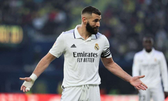 西甲-皇马1-2客负黄潜 门迪被断致丢球阿拉巴送点本泽马点射 西甲-皇马1-2客负黄潜 门迪被断致丢球阿拉巴送点本泽马点射