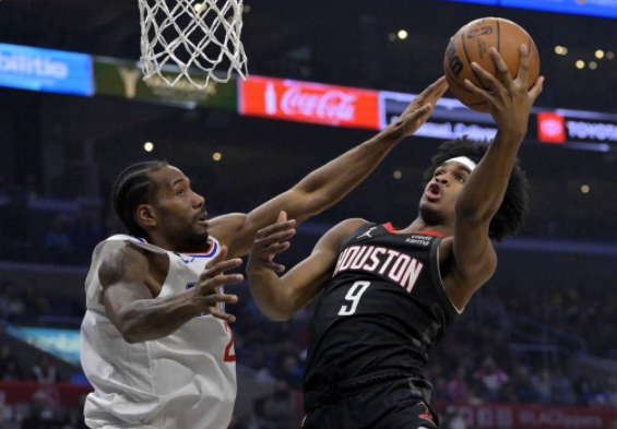 戈登24分曼恩31+6 伦纳德30分快船121-100送火箭十连败 戈登24分曼恩31+6 伦纳德30分快船121-100送火箭十连败