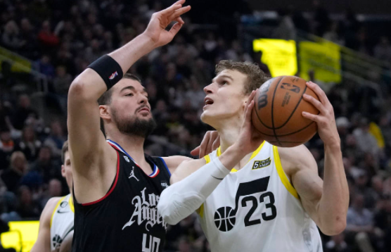 NBA-爵士126-103大胜快船 双核缺阵鲍威尔空砍30分 马尔卡宁34+12 