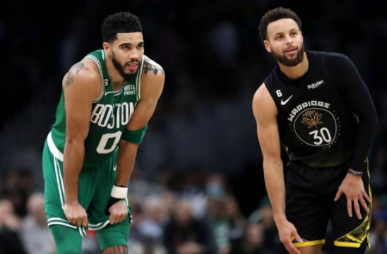 塔图姆34+19库里29分中神仙三分 绿军加时121-118擒勇士取8连胜 塔图姆34+19库里29分中神仙三分 绿军加时121-118擒勇士取8连胜