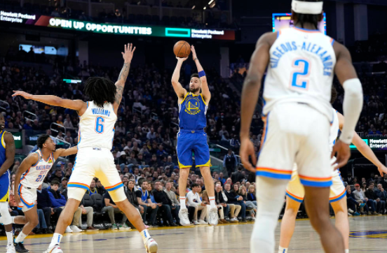 汤普森42分库里因伤缺席 普尔21+12勇士141-114大胜雷霆 汤普森42分库里因伤缺席 普尔21+12勇士141-114大胜雷霆