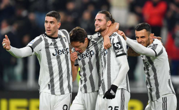 意甲-尤文1-0佛罗伦萨 拉比奥特头球制胜卡斯特罗维利绝平球被吹 意甲-尤文1-0佛罗伦萨 拉比奥特头球制胜卡斯特罗维利绝平球被吹