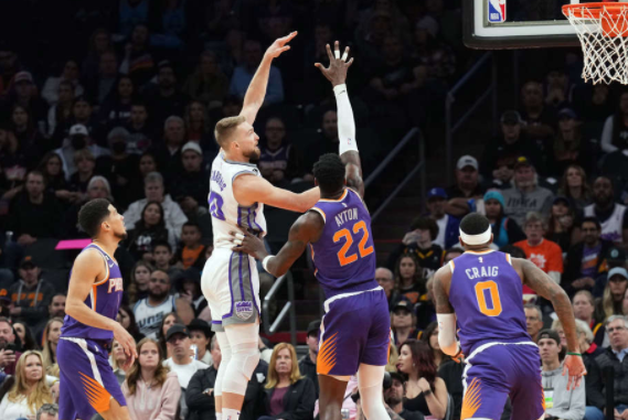 布克30+5 保罗17+19助攻赛季新高 福克斯35分 太阳120-109击退国王 布克30+5 保罗17+19助攻赛季新高 福克斯35分 太阳120-109击退国王