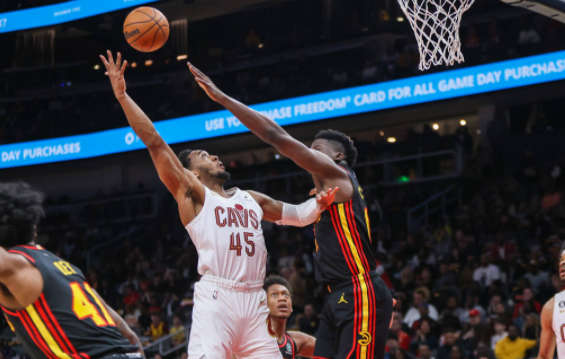 特雷-杨34+9 穆雷25+9+8 加兰33分 老鹰136-119轻取骑士 特雷-杨34+9 穆雷25+9+8 加兰33分 老鹰136-119轻取骑士