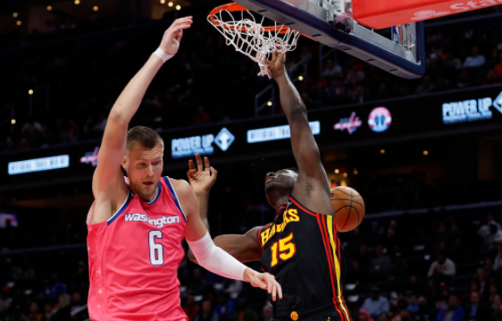 特雷-杨28+10 波津43+5+5 老鹰7人上双122-120力克奇才 特雷-杨28+10 波津43+5+5 老鹰7人上双122-120力克奇才