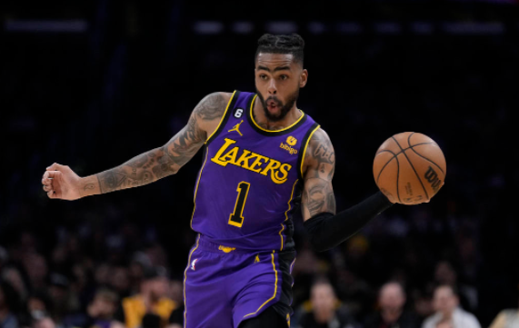 拉塞尔复出28+9浓眉哥仅8分 三外线救主湖人122-112逆转猛龙 拉塞尔复出28+9浓眉哥仅8分 三外线救主湖人122-112逆转猛龙